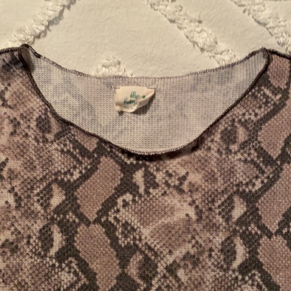 Snakeskin print top - Picture 5 of 5